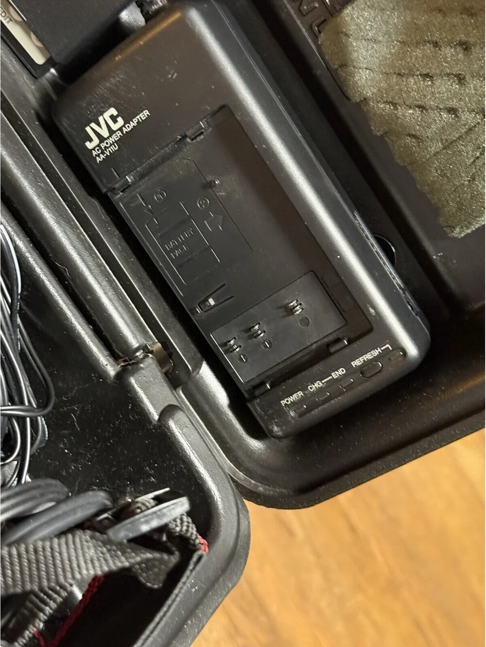 JVC GR-AX75U VHS C Camcorder, With Case , Cables , Manual , Working Great